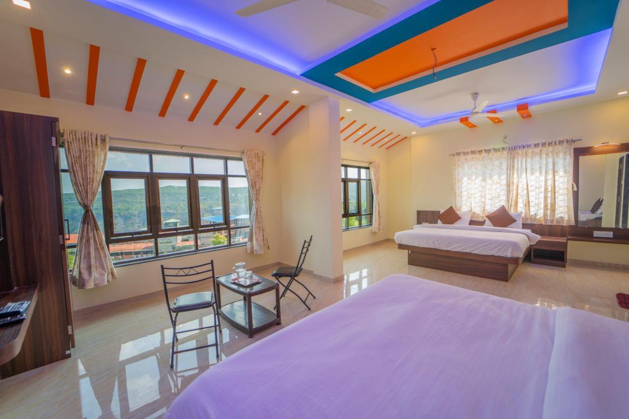 Hotel Veggies Residency & Pure Veg Restaurant Mahābaleshwar Exterior foto